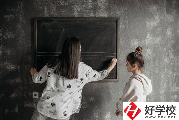 湖南省商業(yè)職業(yè)中等專業(yè)學(xué)校怎么樣？宿舍怎么樣？