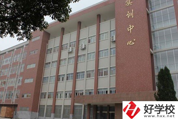 岳陽市高級技工學校實訓室