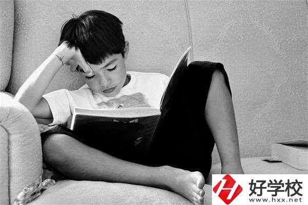 湖南初三男孩不想上學(xué)怎么辦？不參加中考還有書讀嗎？